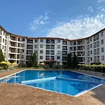 3 Family With Pool View Apartamento Nesebar